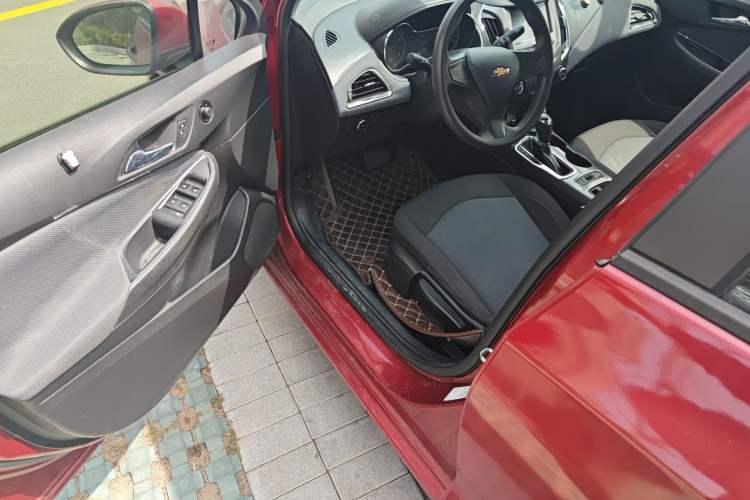 Used Chevrolet Cruze 2017 1.5L Automatic Pioneer Sunroof Edition