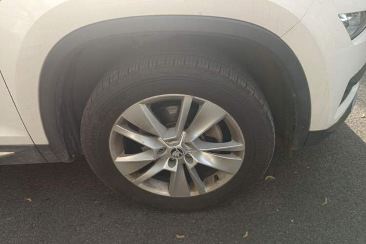 Used Skoda Kodiaq 2018 Facelifted TSI330 5-Seater Two-Wheel-Drive Luxury Enjoyment Edition