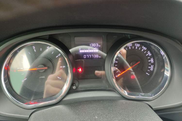 Used Citroen C3-XR 2015 1.6L Manual Fashion Edition Odometer Close Up