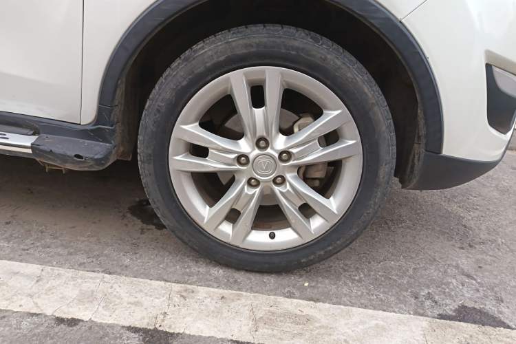 Used Changan CS35 2014 1.6L Automatic Luxury Model China IV Standard