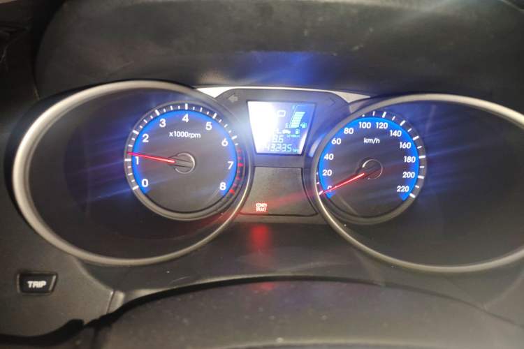 Used Hyundai ix35 2012 2.0L Automatic Two-Wheel Drive New Edition GL Instrument Cluster
