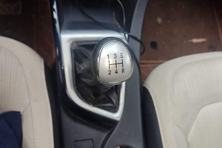 Used Changan Alsvin V7 2015 1.6L Manual LeShang Edition China IV