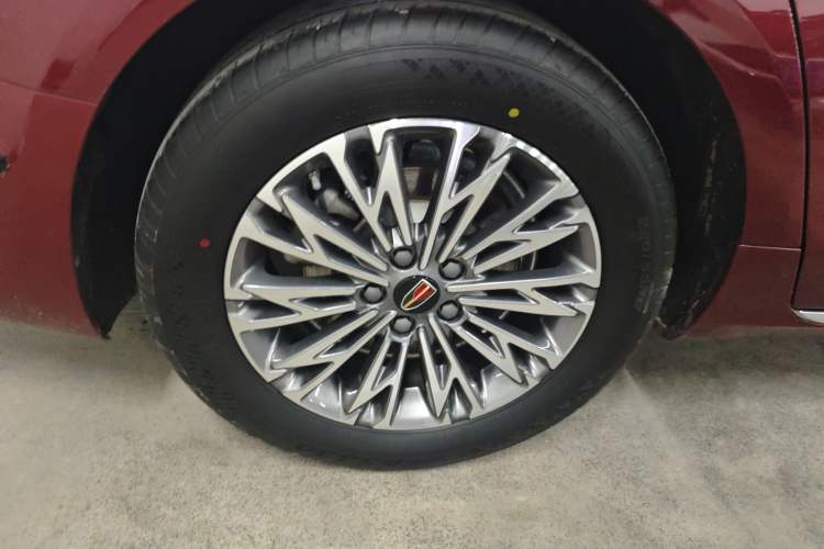 Used Hongqi H5 2024 1.5T DCT Smart Connect Flagship Edition Right Rear Wheel Hub