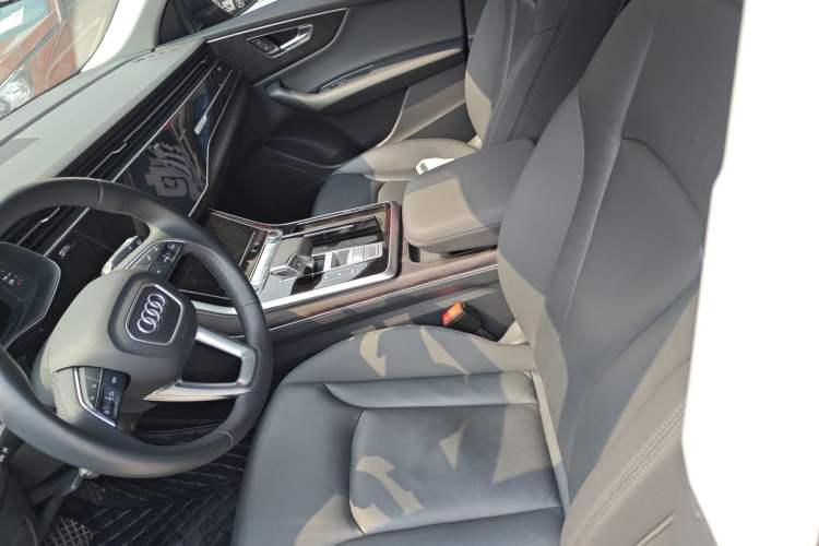 Used Audi Q8 2021 45 TFSI Luxury Prestige Edition Left Front Seat