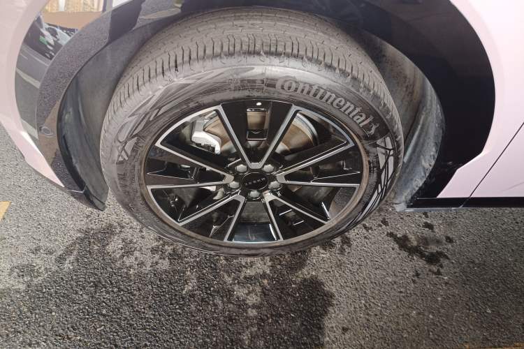 Used Zeekr X 2023 Rear-Drive YOU Edition 4 Seats Left Front Wheel Hub