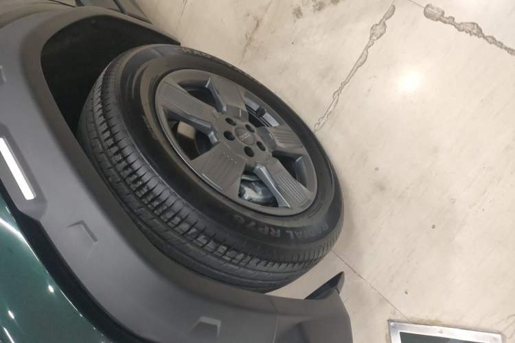 Used iCAR 03 2024 401km Two-Wheel Drive Standard Advanced Version Left Front Wheel Hub