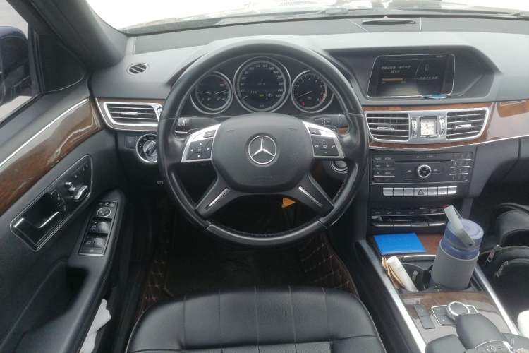 Used Mercedes-Benz E-Class 2015 Facelift E 200 L