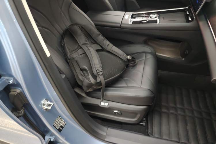 Used Chery Fengyun T9 2024 120 Long-Range Flagship Version 7 Seats Ternary Lithium Right Front Seat