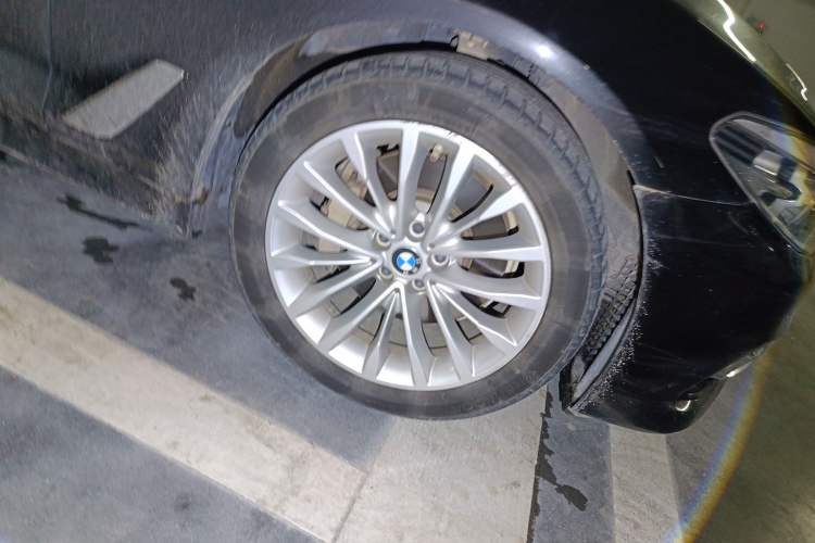 Used BMW 5 Series 2019 Facelifted 530Li Leading Edition Luxury Package
