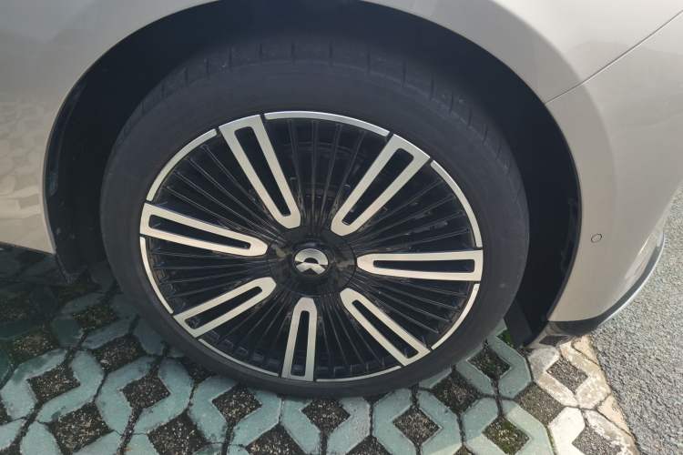 Used Nio ET9 2025 100kWh Signature Edition
