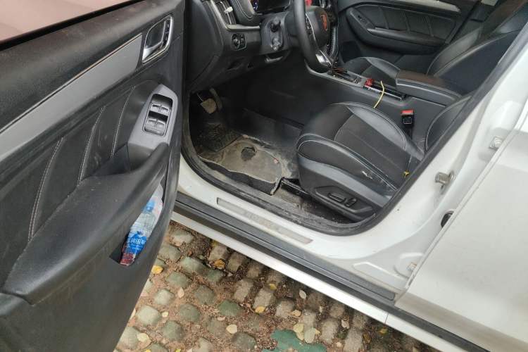 Used Roewe RX5 2019 20T Two-Wheel Drive Automatic 4G Connected Platinum Edition Driver Seat