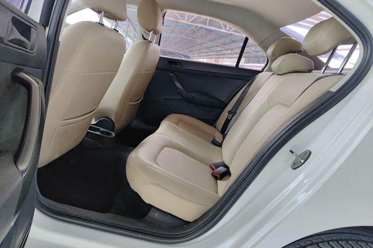 Used Volkswagen Santana 2015 1.6L Automatic Fashion Edition
