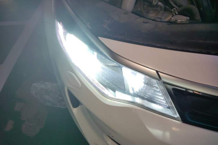 Used Kia K5 New Energy 2018 2.0L ZhiZun Edition Right Front Headlight