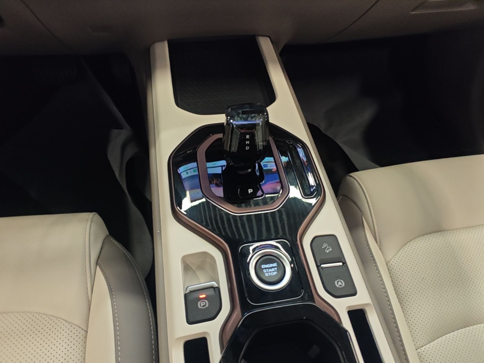Geely Auto icon 2026 Model Chocolate 1.5TD Pure & Refined Edition — снимка 16