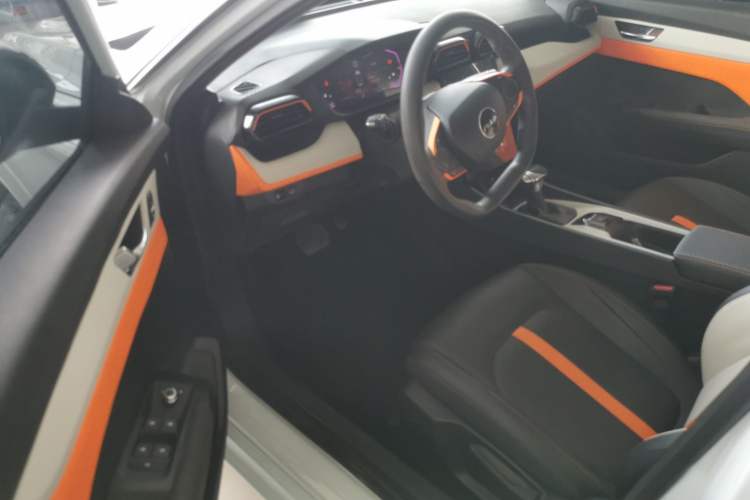 Used Dongfeng Aeolus Yixuan 2023 Mach Edition 1.5L Automatic Chasing Wind Version Left Front Seat