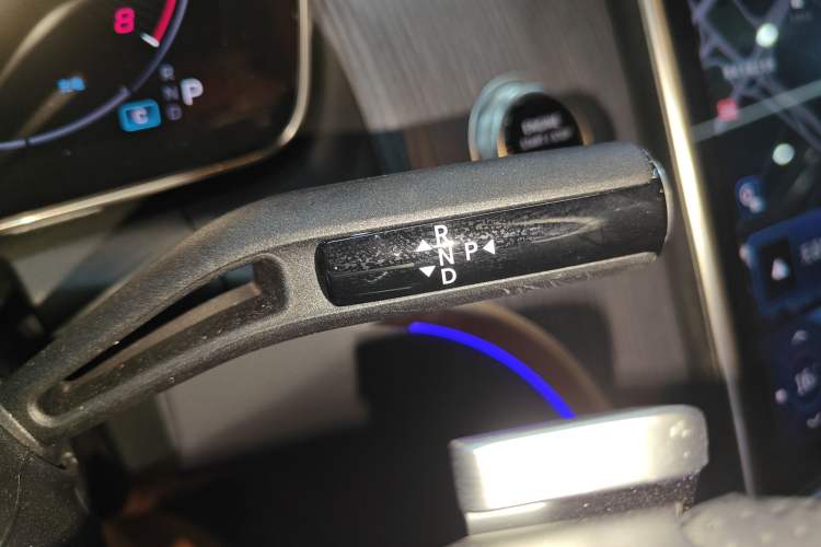 Used Mercedes-Benz GLC 2024 GLC 260 L 4MATIC Luxury Model 5 Seats Gear Lever