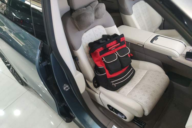 Used Zeekr 7X 2025 100 kWh Long-Range Rear-Wheel Drive with Intelligent Driving Features