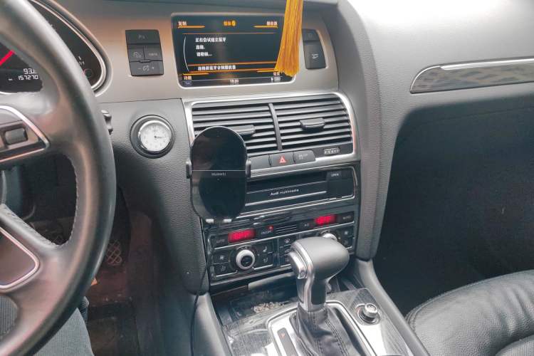 Used Audi Q7 2014 35 TFSI Sport Edition Audio And AC Panel