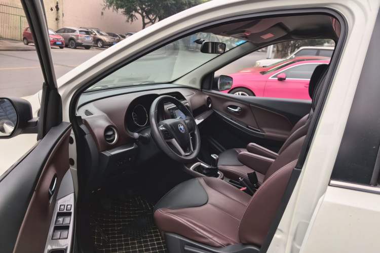 Used Venucia M50V 2019 1.5L Manual Comfort Edition
