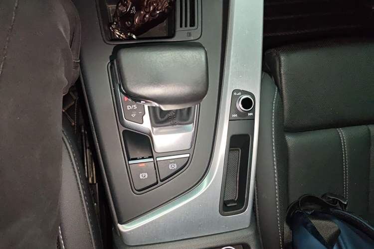 Used Audi A4L 2020 40 TFSI Fashion Dynamic Model
