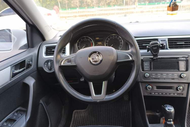 Used Skoda Rapid Spaceback 2014 1.4 TSI DSG Trend Edition
