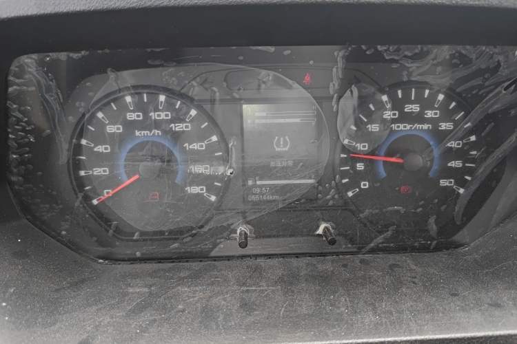 Used Iveco Daily 2023 2.5T A37M1 Long Wheelbase Mid-Roof Dual-Tire Side-Sliding Doors 5-9 Seats