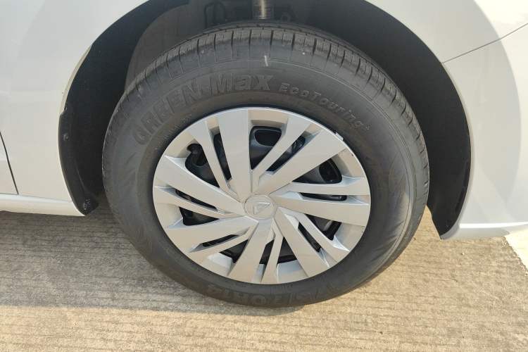 Used Jetta VA3 2025 Model, Facelifted 1.5L Manual—Ambitious Edition
