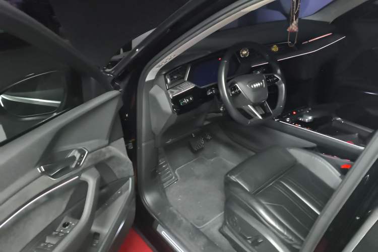 Used Audi e-tron 2019 55 quattro Technology Edition