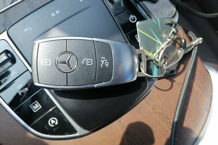 Used Mercedes-Benz GLC 2022 GLC 260 L 4MATIC Luxury Model Vehicle Key