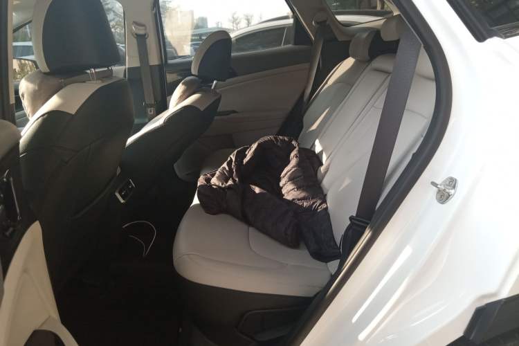 Used Kia Sportage (Chinese Domestic Model) 2023 1.5T Two-Wheel Drive Prestige Edition Left Rear Seat