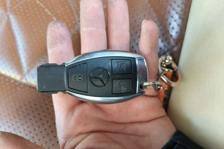 Used Mercedes-Benz Vito 2013 3.0L Elite Edition Vehicle Key