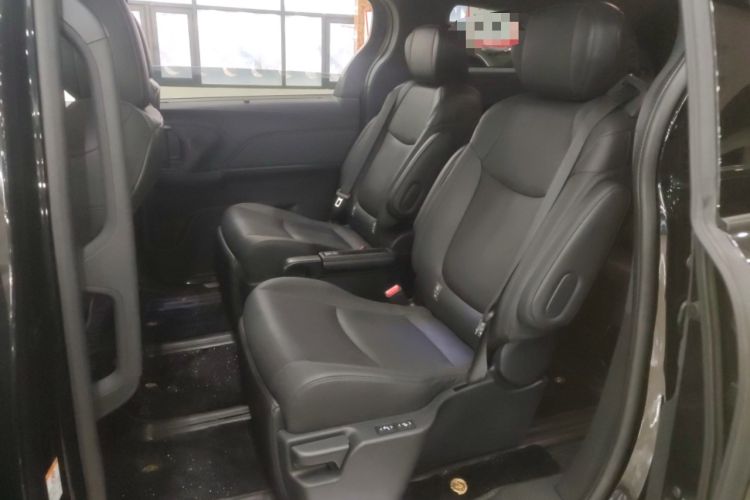 Used Toyota SIENNA 2024 2.5L Hybrid Four-Wheel Drive Prestige Edition Left Rear Seat