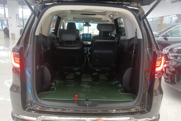 Used Honda Elysion 2022 2.0L eHEV Luxury Edition
