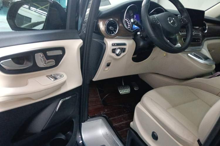 Used Mercedes-Benz V-Class 2021 V 260 L Long-wheelbase Luxury Edition