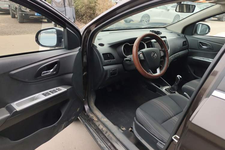 Used Dongfeng Aeolus AX3 2016 1.5L Manual ZhiKu Model
