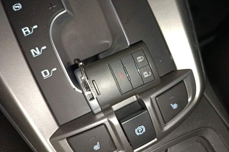 Used Chevrolet Captiva 2015 2.4L 4x4 Flagship Edition 7-Seater