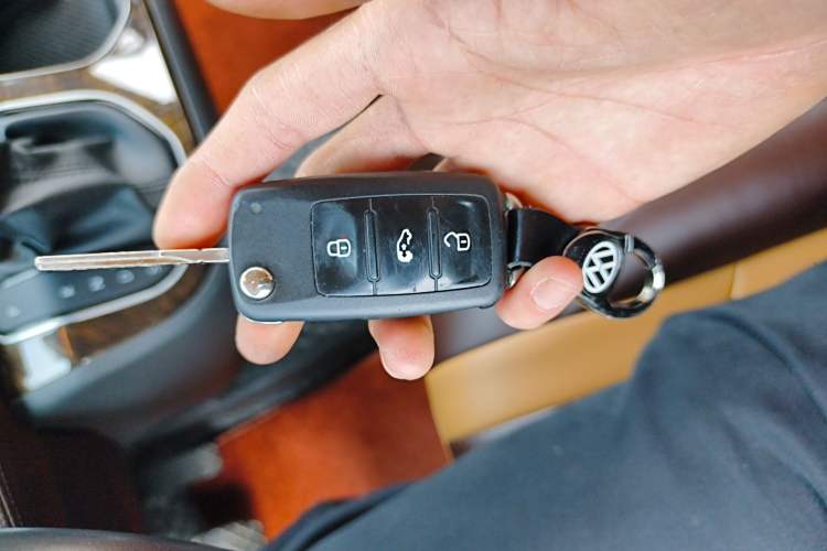 Used Volkswagen Caravelle 2018 2.0 TSI 4x4 Luxury Edition 7-Seater Vehicle Key