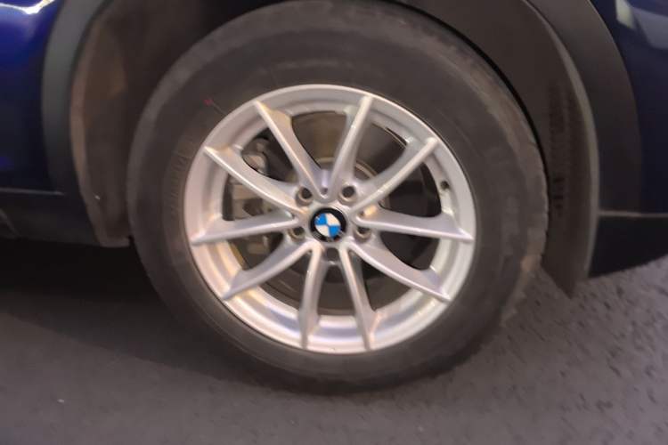 Used BMW X3 2016 sDrive20i Right Front Wheel Hub