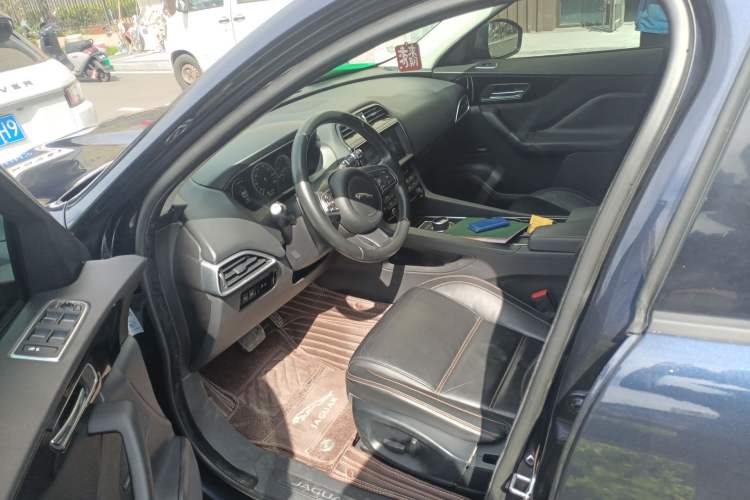 Used Jaguar F-PACE 2016 2.0T Two-Wheel-Drive R-Sport Sport Edition Left Front Seat