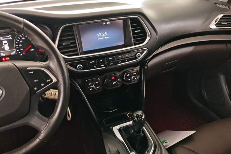 Used GAC Trumpchi GS4 2015 200T Manual Luxury Edition Audio And AC Panel