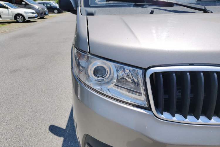 Used Jinbei New Hiace X30L 2021 1.5L Wealth Edition Bus Non-Air-Conditioned China VI Standard SWC15M