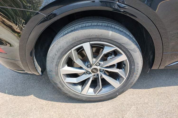 Used Audi Q5L 2023 40T Luxury Dynamic Model
