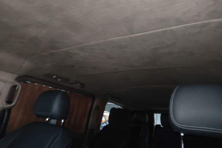 Used Mercedes-Benz Vito 2018 2.0T Elite Version 7 Seats China VI Emission Standard
