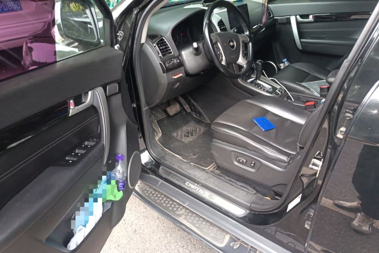 Used Chevrolet Captiva 2014 2.4L 4x4 Flagship Edition 7 Seats
