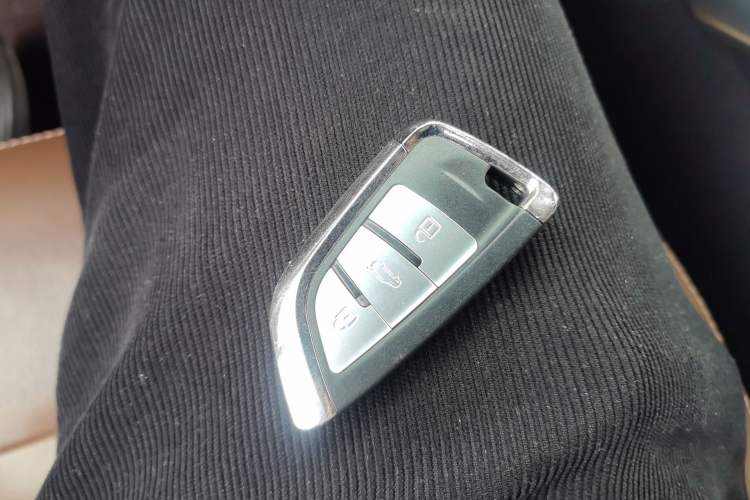 Used Geely Auto Emgrand X7 Sport 2016 1.8TD Automatic ZhiZun Version Vehicle Key