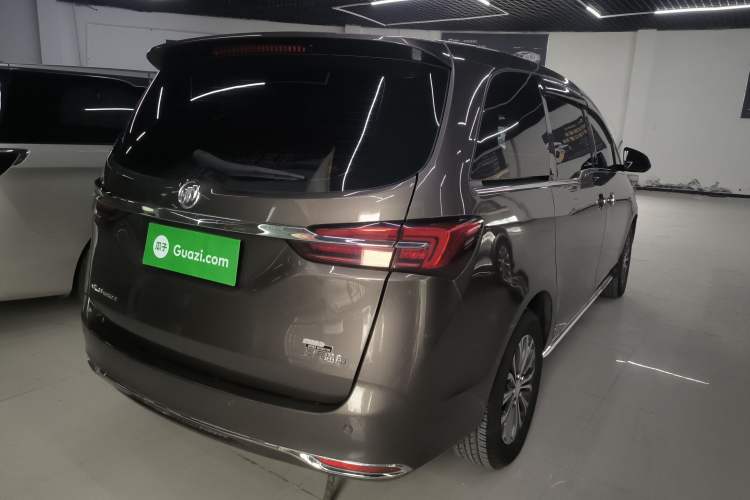 Used Buick GL8 2023 Land Executive Class Comfort Model