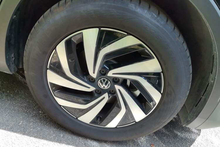 Used Volkswagen Tiguan L 2025 Model, Outstanding Version, 300TSI Automatic Two-Wheel Drive Longteng Edition