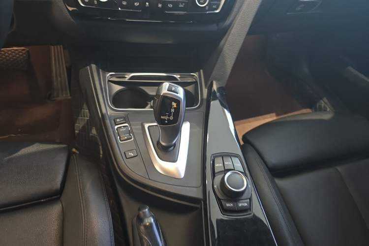 Used BMW 3 Series GT 2018 320i Sport Edition