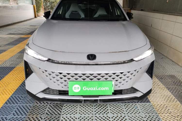 Used CHANGAN UNI-V iDD 2024 Blue Whale Smart Electric iDD 136km Luxury Model Exterior 1