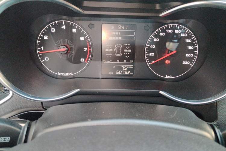 Used JETOUR X70 2020 1.5T Manual Comfort Edition 6 Seats Odometer Close Up